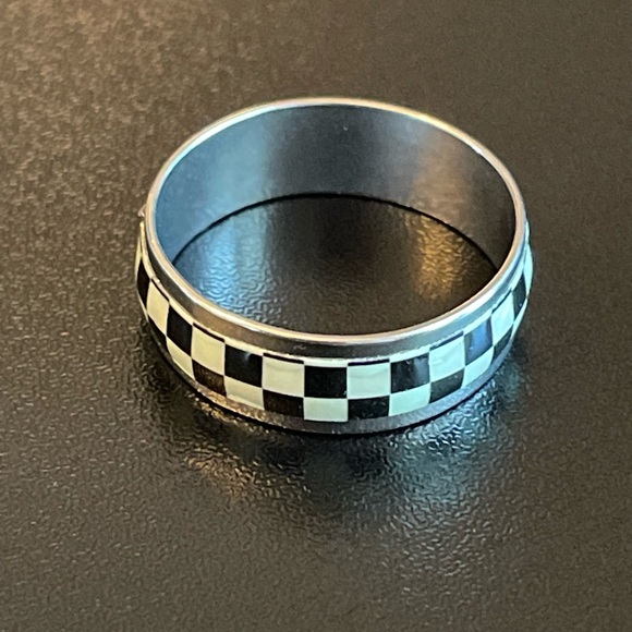 Glow in the dark race track ring size 11.5 - Picture 5 of 10